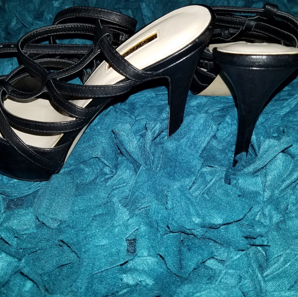 Guess heels black